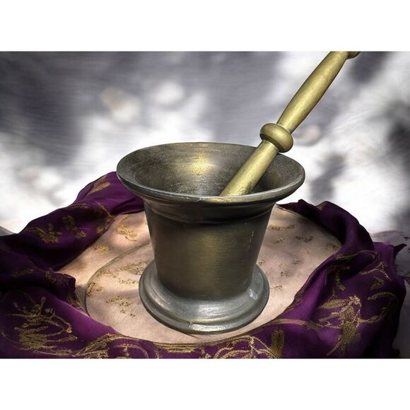 OLD Brass Mortar and Pestle - Picture 7 of 7